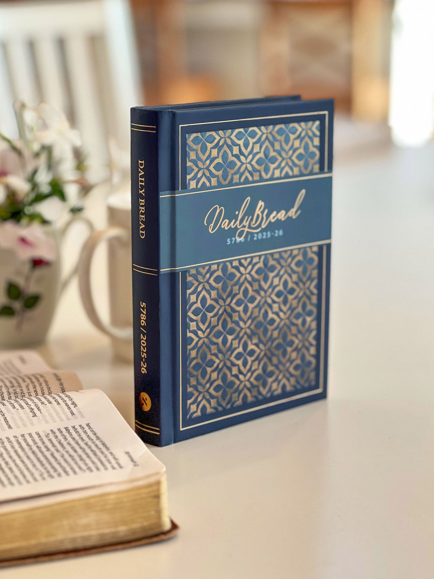 Daily Bread (5786 / 2026) Women's Edition [FÖRBESTÄLLNING]